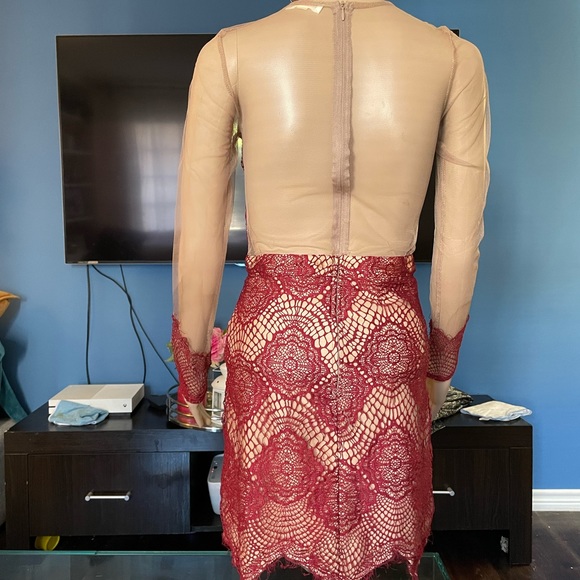 Lace illusion nude dress long sleeve perfect for cocktail or night out - Picture 4 of 8